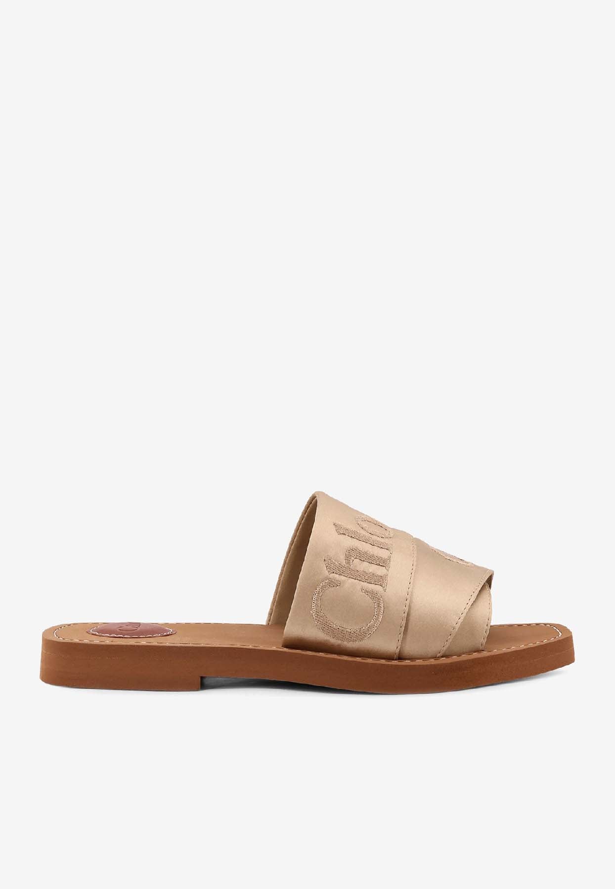 Woody en Satin Sandales Plates