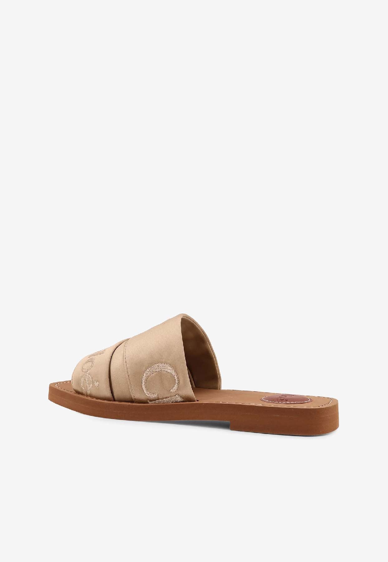 Woody en Satin Sandales Plates