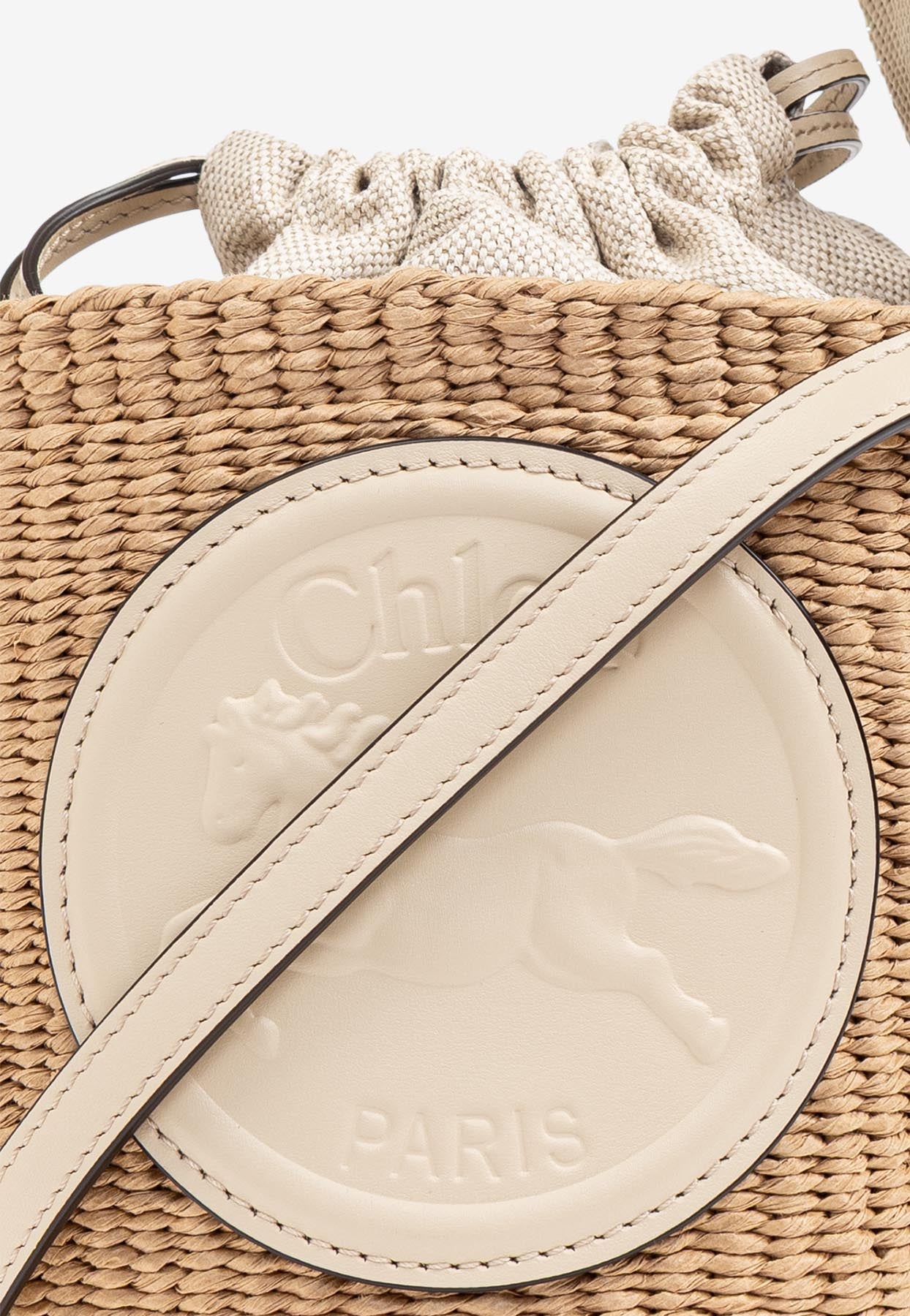 Petit Horse Medal Raffia Sac Seau